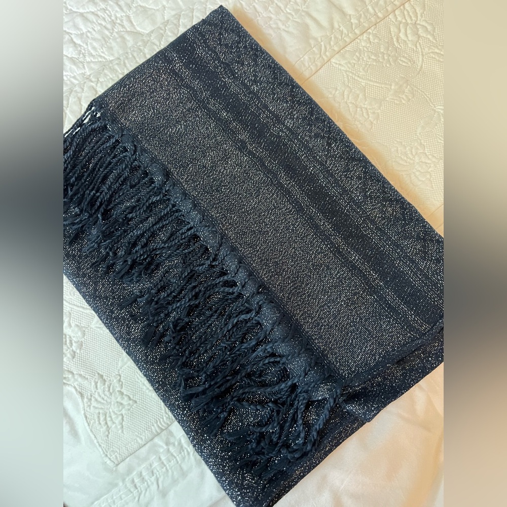 Elegant Navy Blue Scarf with Fringe